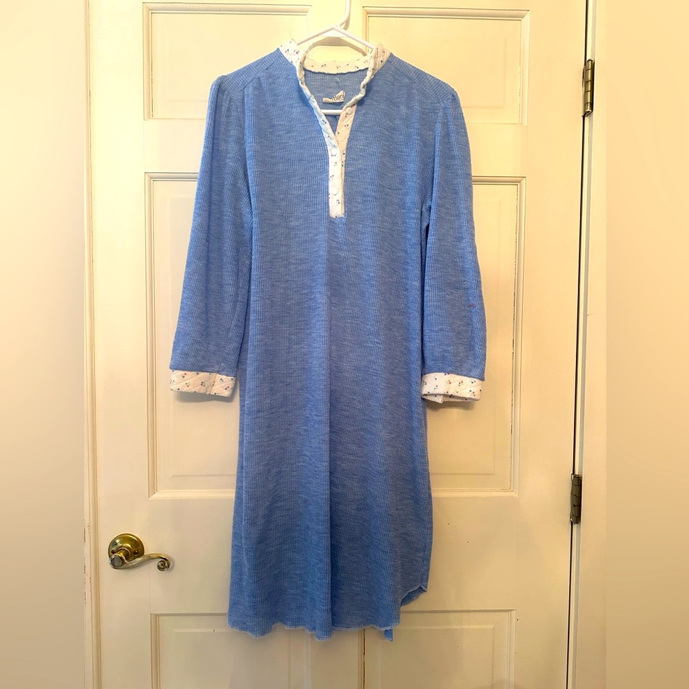 Vintage kittens thermal nightgown